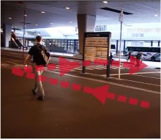 成田空港第2ターミナル横断歩道